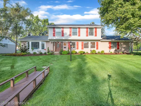 25981 Acacia St, Southfield, MI 48033