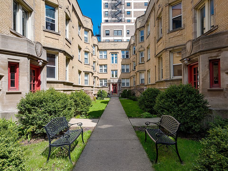 1st image of 6813 N Lakewood Ave APT 2W
