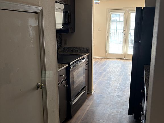 5th image of 601 Bagby Ave