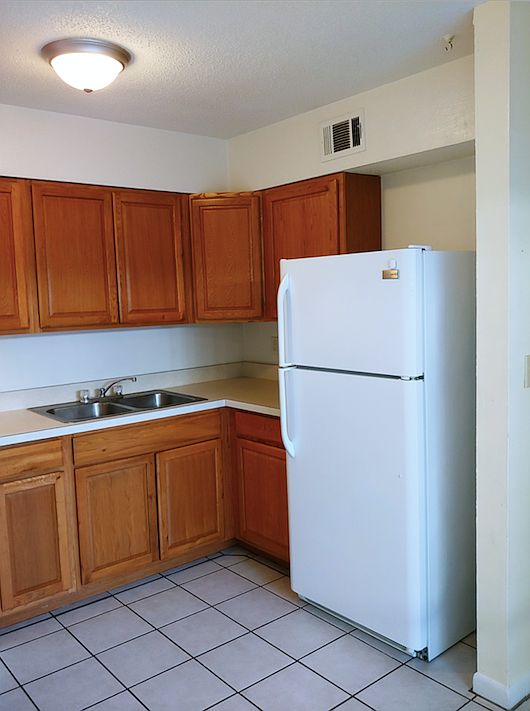 2nd image of 3877 Herschel St APT 2