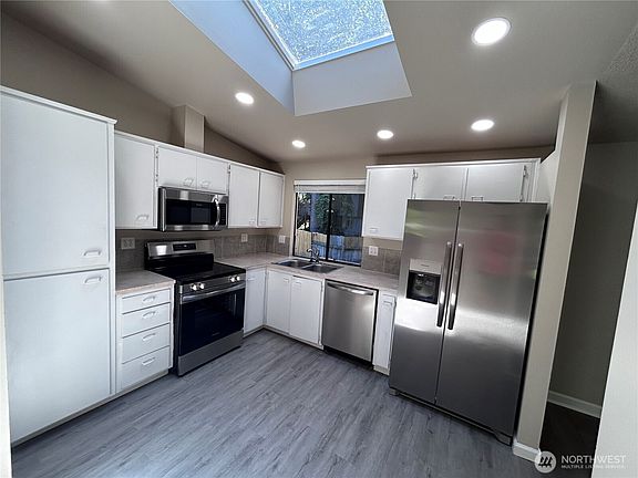 5th image of 9139 NE 142nd Way