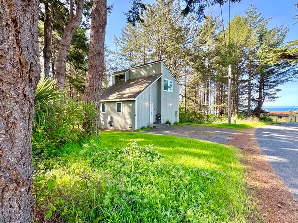118 Seafoam Rd, Whitethorn, CA 95589