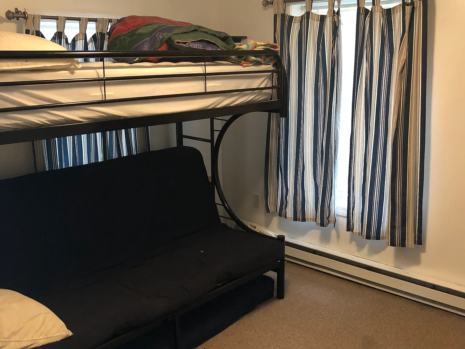2 bed, 576 sqft, $1,600 — Photo 2