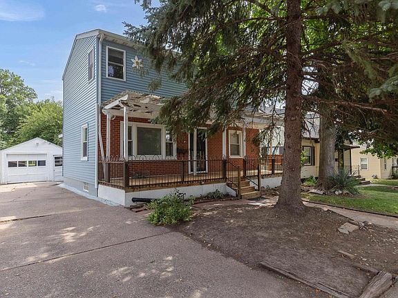 2nd image of 3831 Sturdevant St