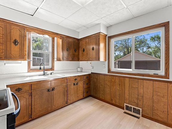 4th image of 1648 Hammond Rd