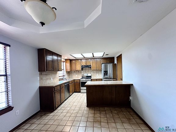 5th image of 1604 Windsor Way