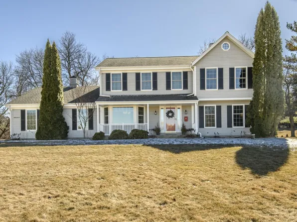N9W29029 Windrift LANE, Waukesha, WI 53188