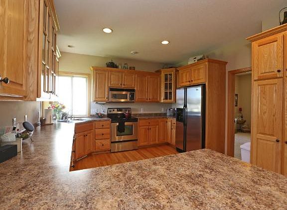 3rd image of 606 Overlook Dr