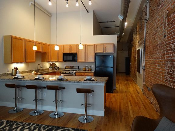 2nd image of 2441 North Broadway