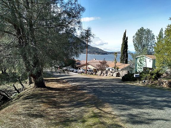 10613 Edgewater Dr lake view