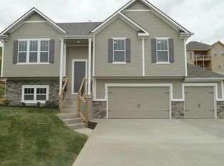 809 SW Apple Grove Ct, Grain Valley, MO 64029