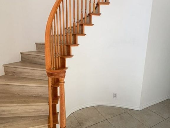 4th image of 7459 Oxford Ct