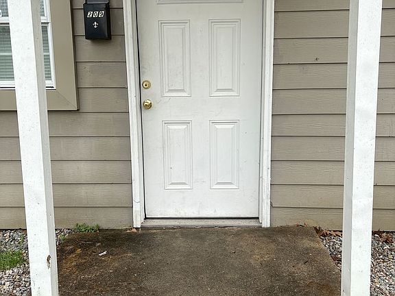 2nd image of 209 Orange St