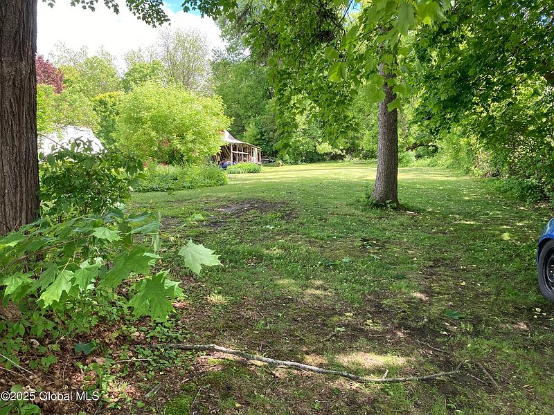 5th image of 304 Alexandria Avenue