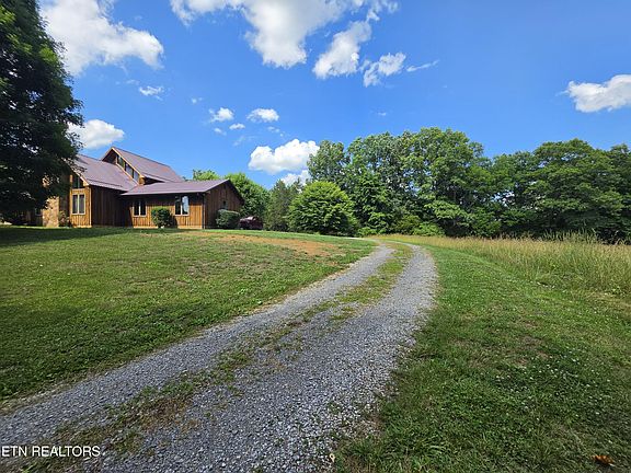 5th image of 264 Carlos Rd