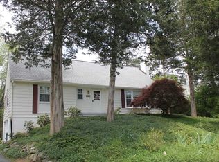32 Scenic Dr, Poughkeepsie, NY 12603