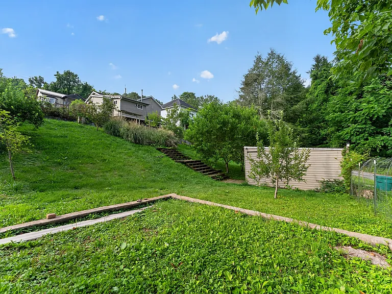 138 Austin Ave — Photo 15