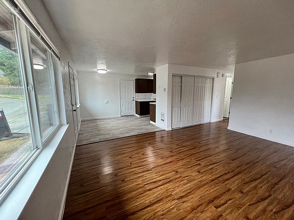 3rd image of 6701 Aster St