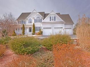 8 Oak St, Hopkinton, MA 01748