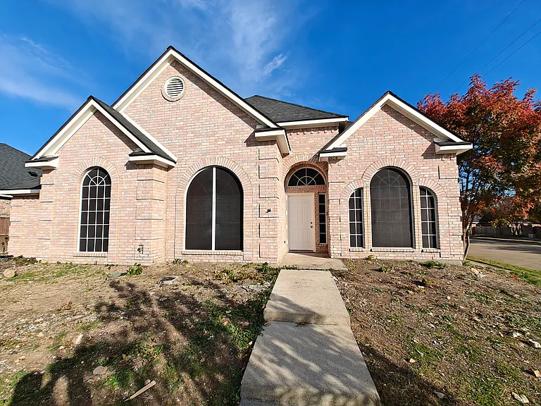 8504 Pebblebrook Dr — Photo 1