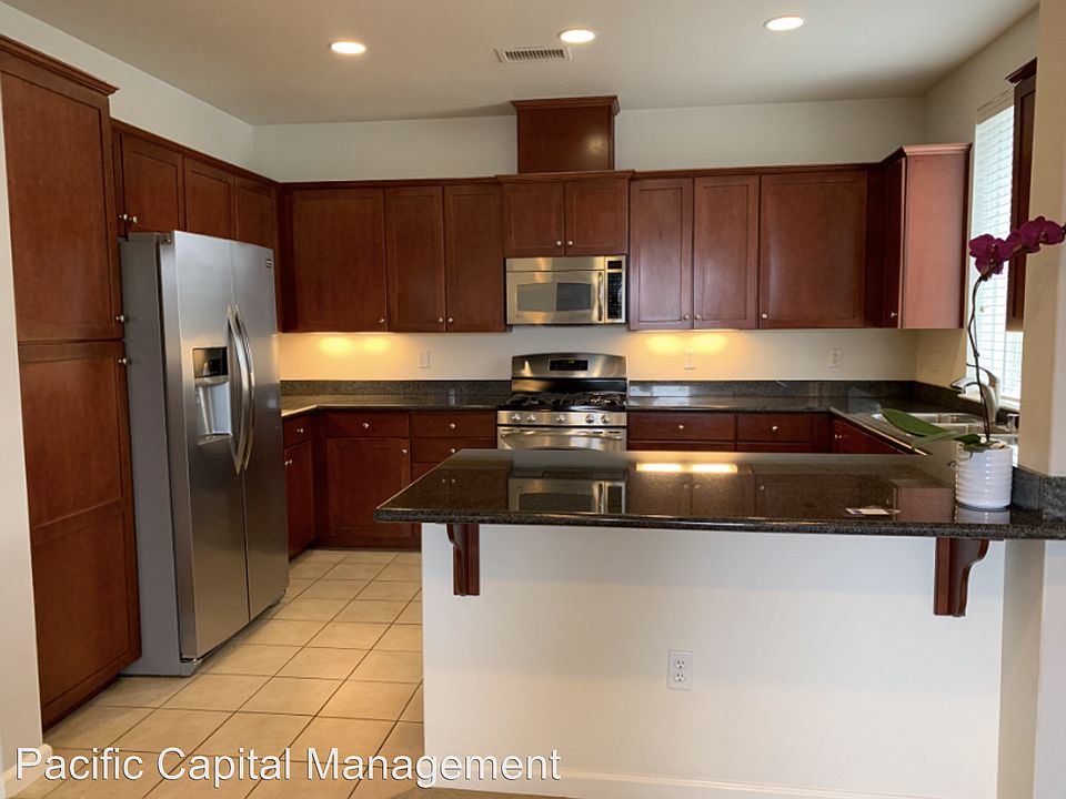 1st image of 3591 Sacramento Dr APT 27