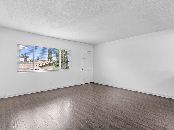 5th image of 1335 Stanley Ave APT 6