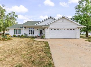48 Swan Ln, Farmington, MO 63640