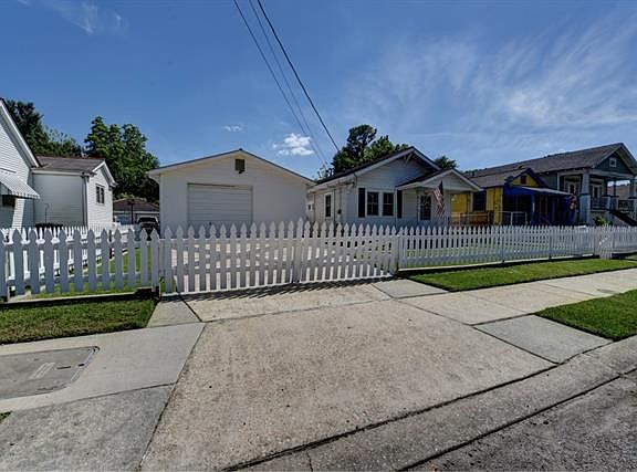 4th image of 2650 Jasmine St