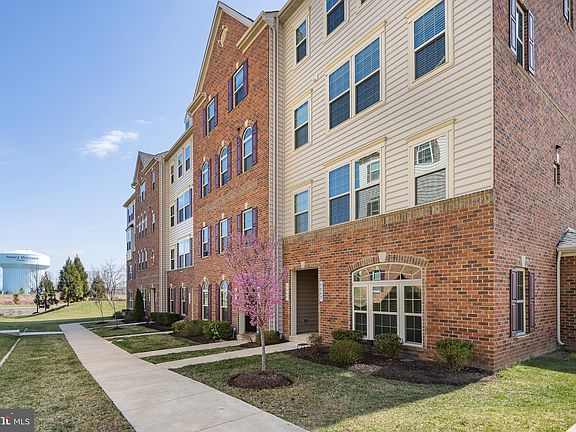3rd image of 7869 Culloden Crest Ln