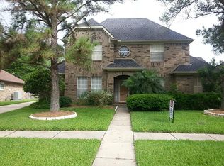 139 Shadow Wood Dr, Sugar Land, TX 77498
