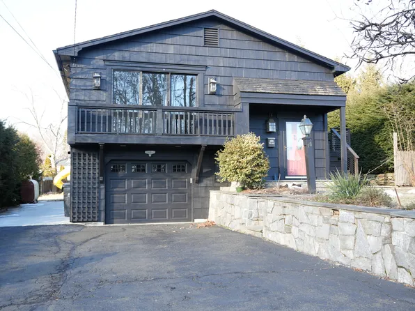 18 Melrose Avenue, Danbury, CT 06810