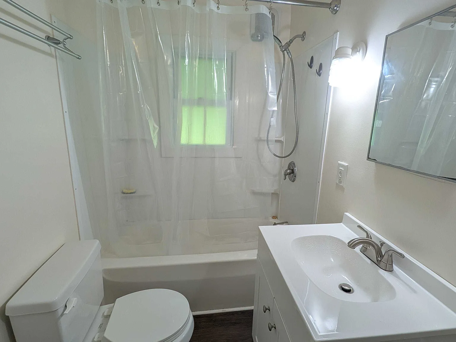 4 bed, 900 sqft, $1,250 — Photo 3
