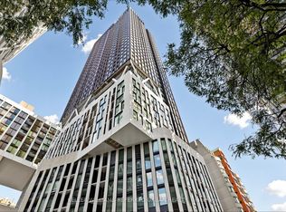 238 Simcoe St #2403, Toronto, ON M5T 0E2