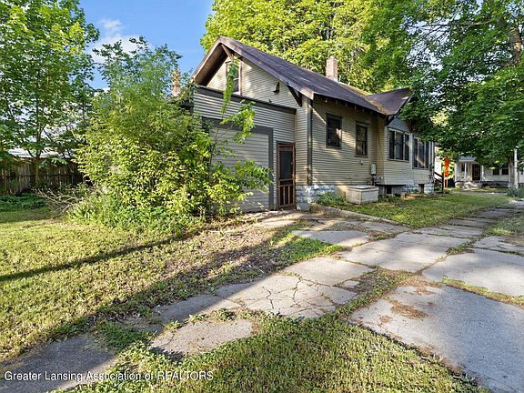 5th image of 301 S Clemens Ave