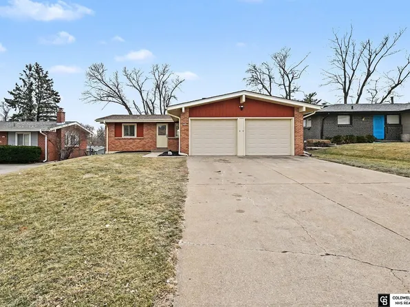 9823 Ruggles St, Omaha, NE 68134