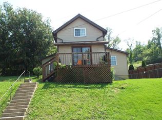 64 Main St, Daisytown, PA 15427