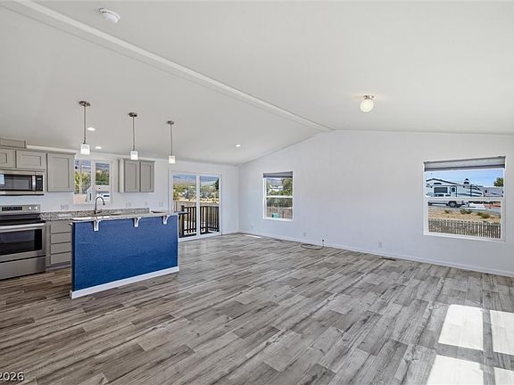 4th image of 5361 Genoa Ave