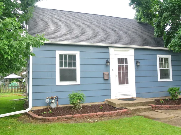 212 S River St, Montgomery, IL 60538