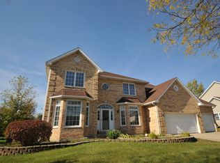 1188 Burnham St, Carol Stream, IL 60188