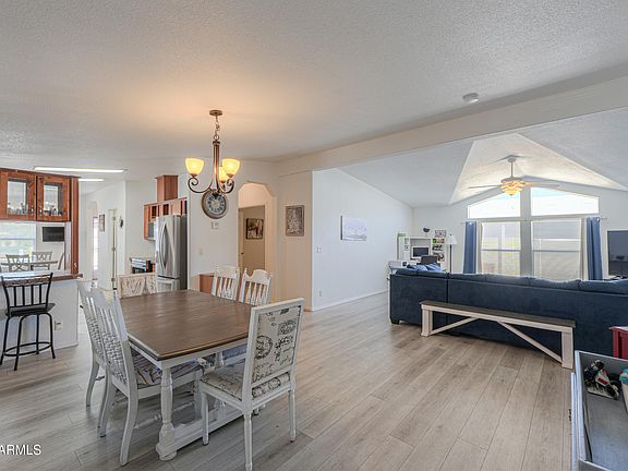 4th image of 155 E RODEO Road #09