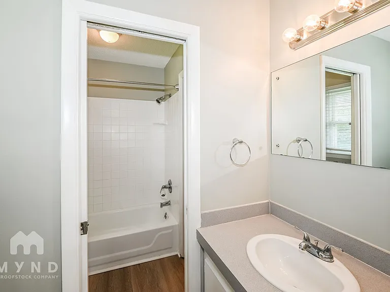 221 Tanglewood Dr — Photo 14
