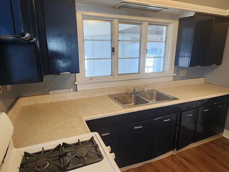 19 Lexington Ave — Photo 7