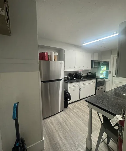 56-58 Cedar St #2 — Photo 9