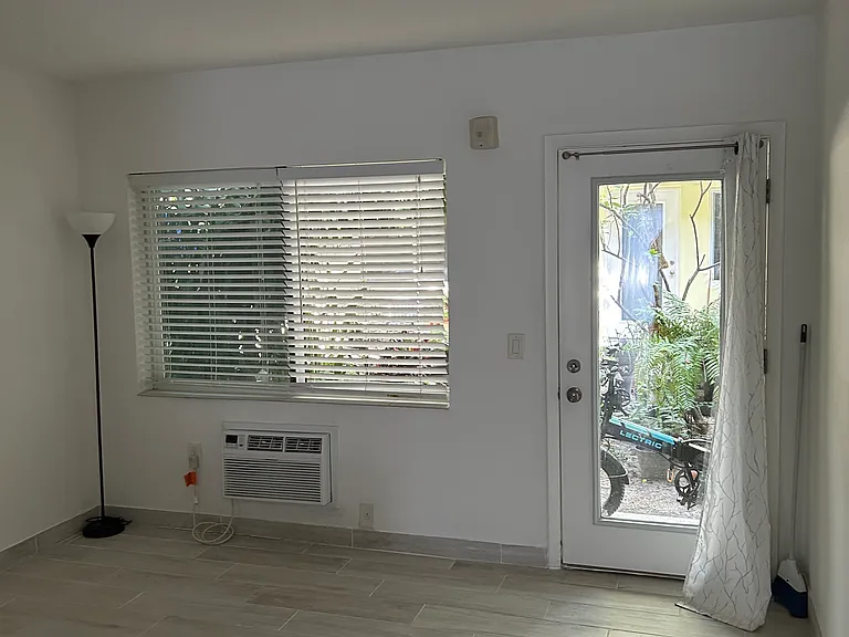 659 Meridian Ave #13 — Photo 2
