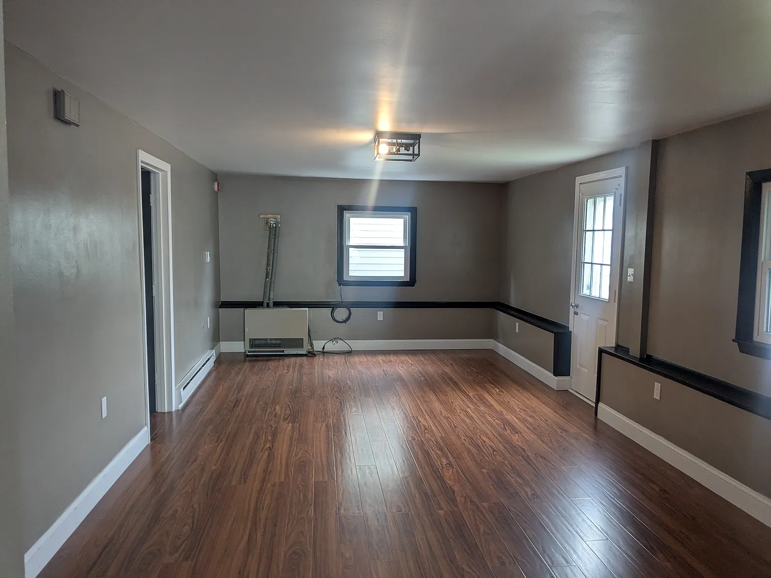 2 bed, 1000 sqft, $1,750 — Photo 2