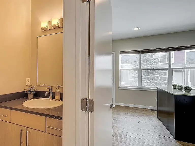 410 Enterprise Blvd #18 — Photo 6