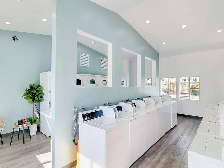 Boulevard Apartments — Photo 15