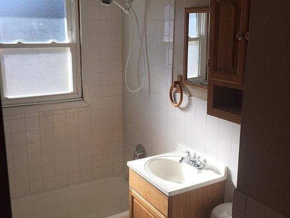 4th image of 1421 W 14th St
