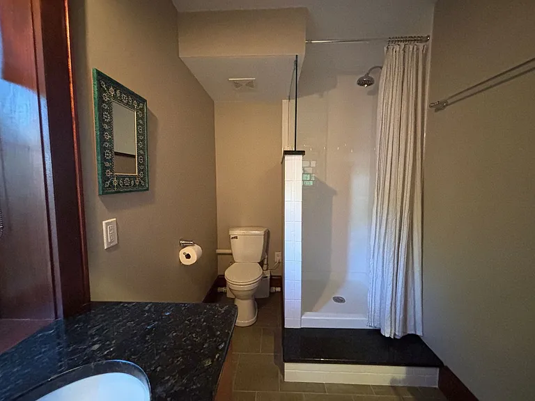 2412 Alberta Ave SW — Photo 37