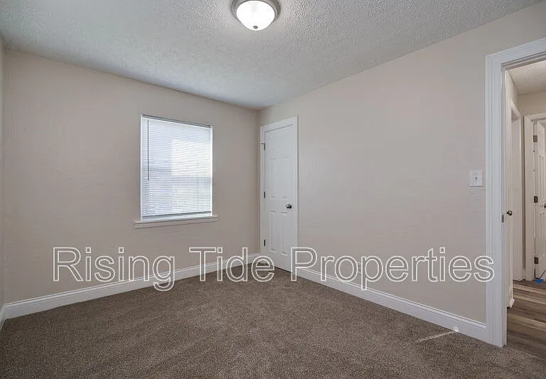 1903 Alice St — Photo 10